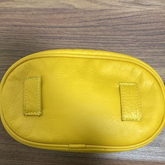 Italian Leather Bum Bag in Yellow Stitched design on front / gunmetal hardware. - Picture 4 of 8